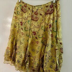 Cynthia Steffe beautiful Vintage
Silk print skirt size 6 EUC